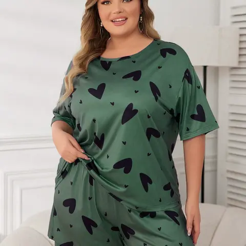 Plus Size Heart Print Home Matching Set, Short Sleeve Top and Shorts, Heart Pattern, Comfortably Stylish Pajama, Loungewear Nightwear, Homewear, Cute Loungewear