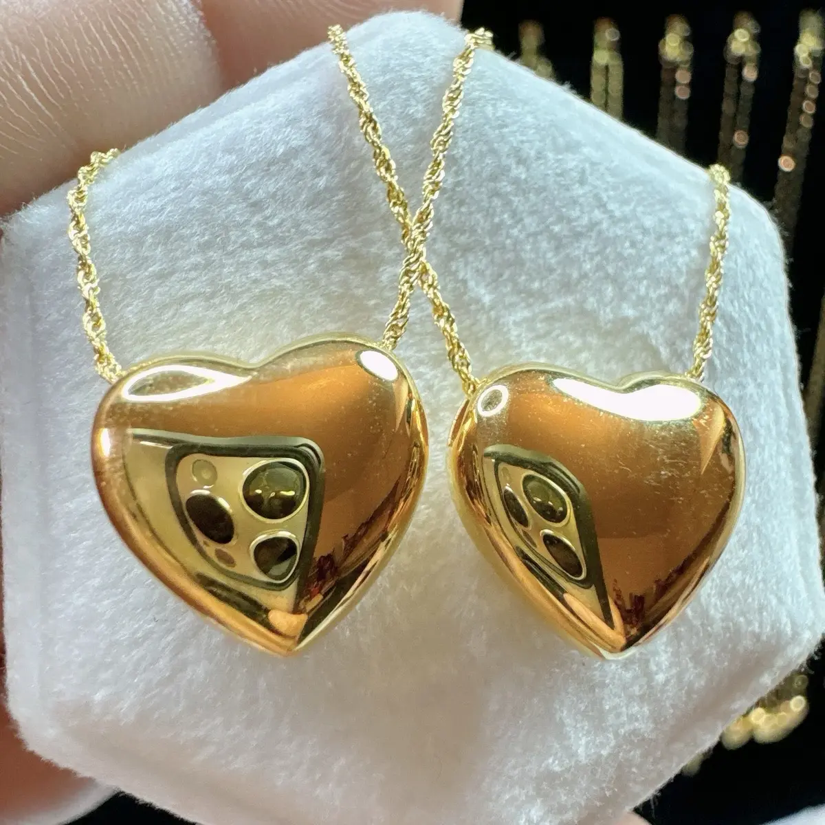 18k yellow Gold Heart necklace