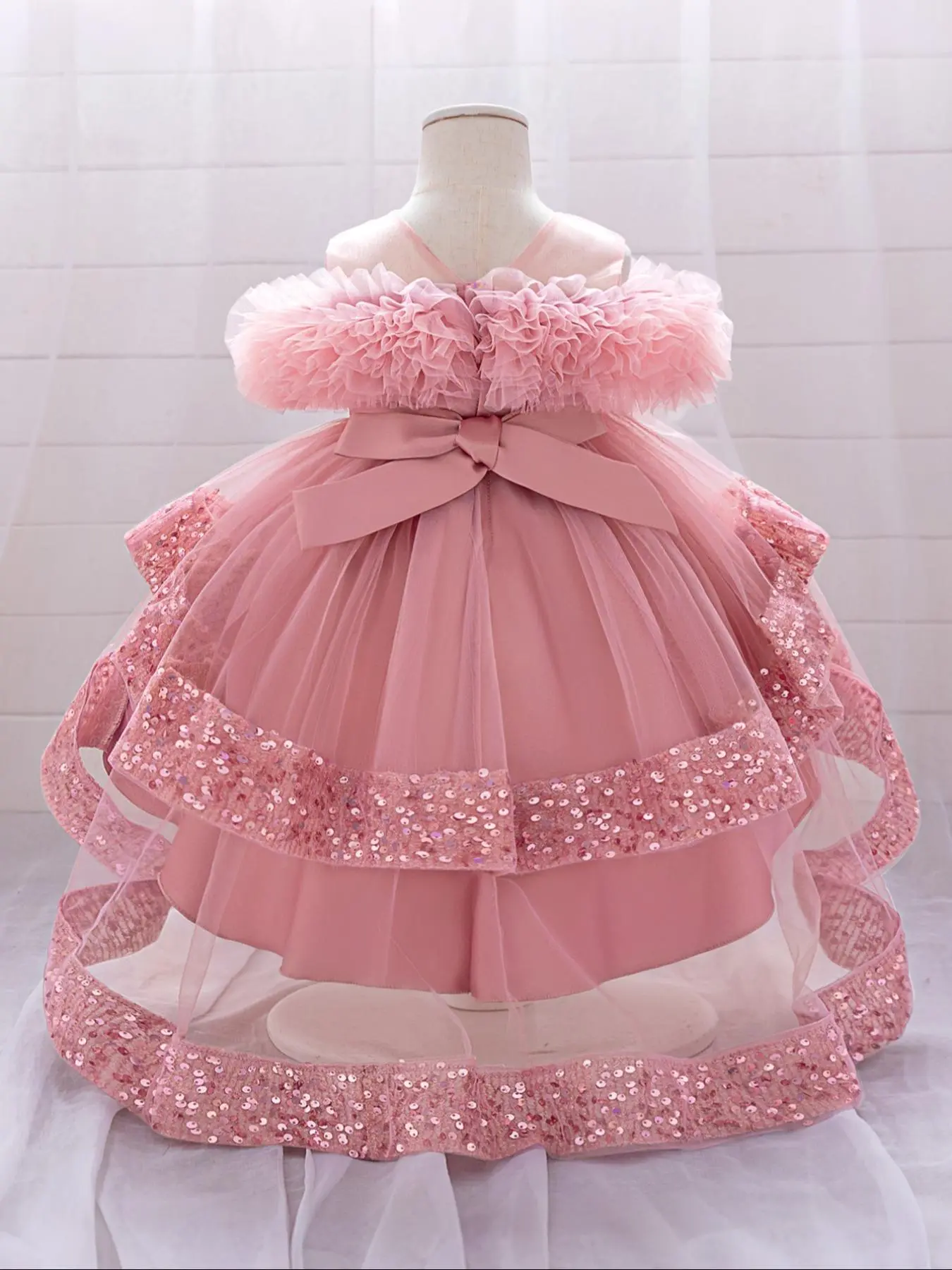 Toddler Girl's Glitter Sequin Decor Ruffle Trim Dress, Cute Fashion Casual  Round Neck A Line Dress for Party Holiday, Party Outfits, Sparkly Glitter  Dresses, Kids Clothing for All Seasons - TikTok Shop
