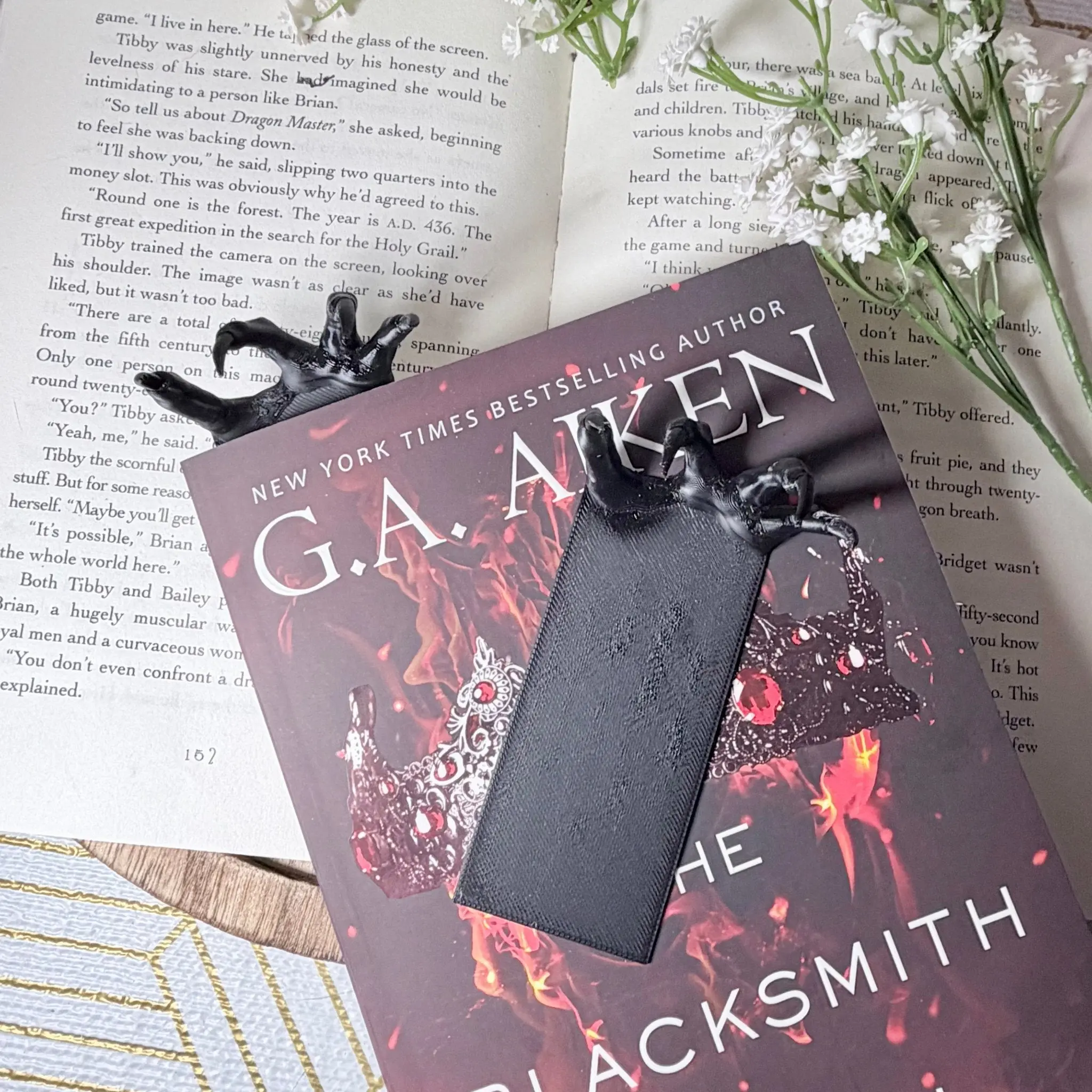 3D Printed Claw Bookmark | Book Accessory