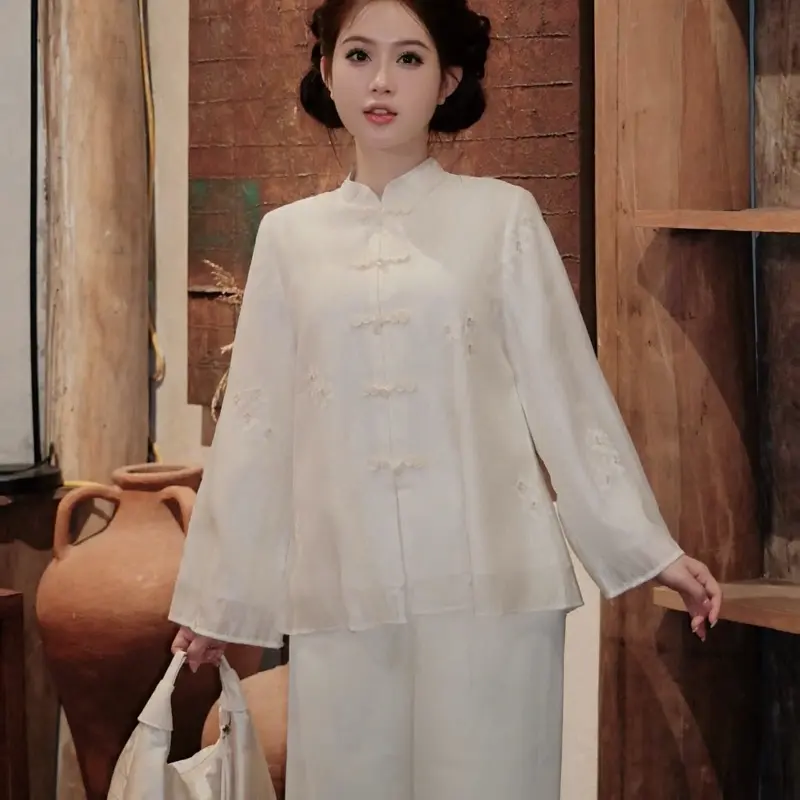 Pháp phục- tơ thêu khuy kèm quần lụa - Trắng kem - Set Top and pants