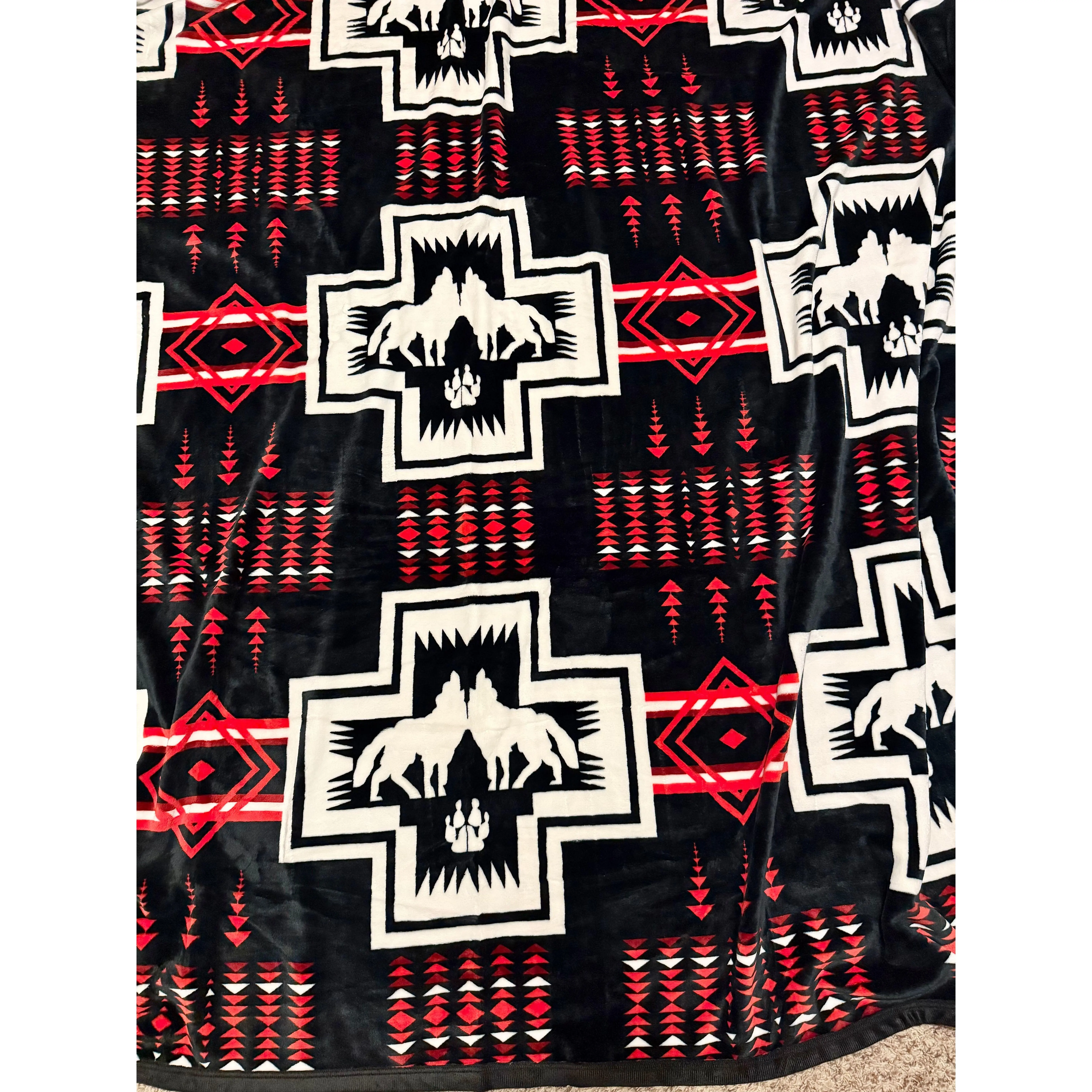 Red / Black Aztec Wolf King Size Super Plush Blanket
