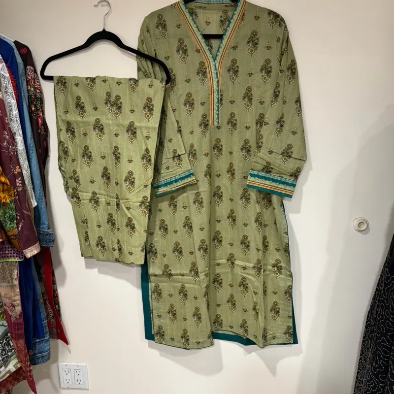 Zelbury Pakistani Brand large (bust 44 , hips 46 )Lawn Two Piece Ready To Wear Tailor Stitched Shirt and Trouser Best For Summer Daily and trendy Look
