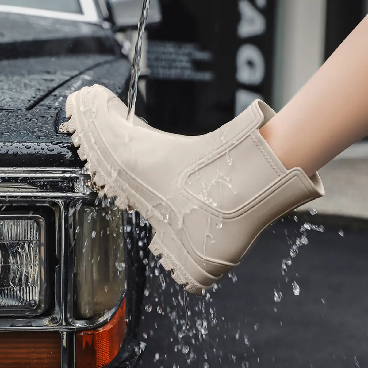 2025 women's new water shoes plastic waterproof shoes outdoor work rain shoes lightweight non-slip rubber shoes kitchen overshoes