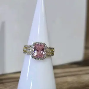 Anillo gold plated 14k con circonia rosa