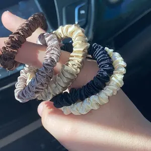 Five-Color Hair Bands Seamless PonytailFixator No Damage Thick Elastic Scrunchies forWomen Girls Men Hair Accessories DurableNeutral Colors High Stretchability Ruched Tie Back Boho Appeal Soft Comfortable Multipurpose Use