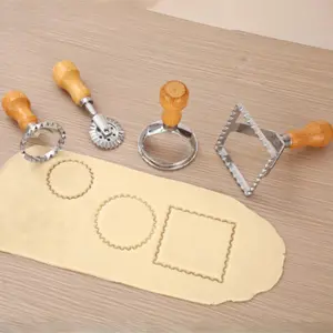 Cookie Dumpling Sealing Tool Cookie Embossing Mold Dumpling Stamp Making Knife with Roller, Dumpling Stamping Mold with Wooden Handle and Groove Edge for Dumpling and Spaghetti Kitchen Accessories Pasta Utensils