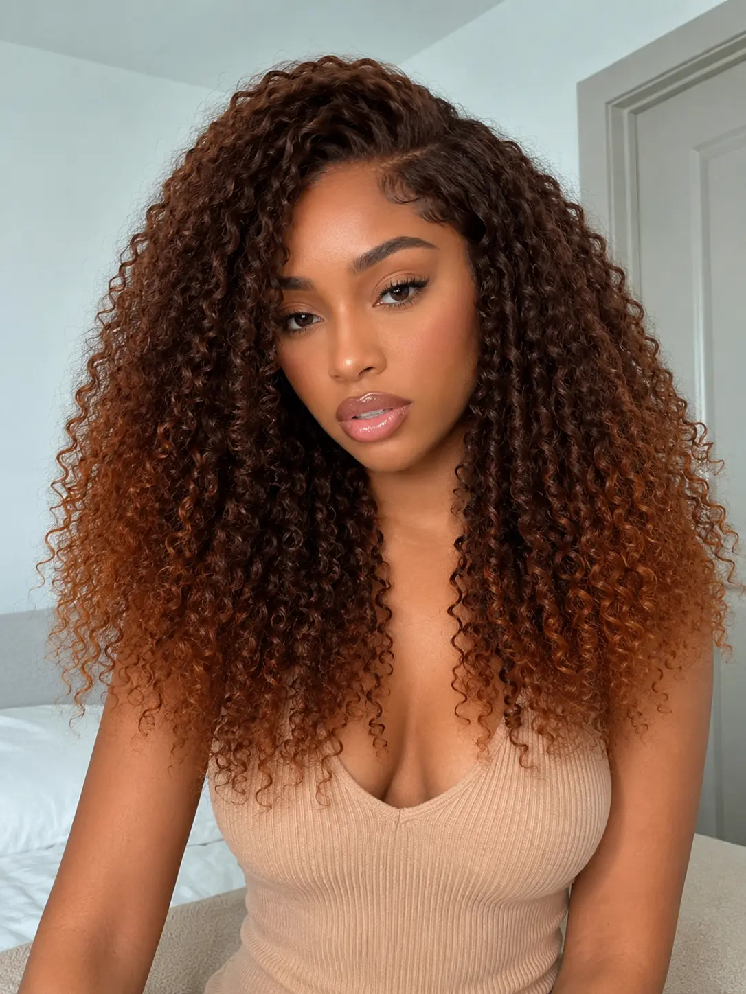 Afro Kinky Curly Wigs for Women 13×4×1 C-Part Lace Wig 22 Inches Synthetic Brown Ombre Balayage Summer Wigs for Daily and Party Use Natural Breathable Wig