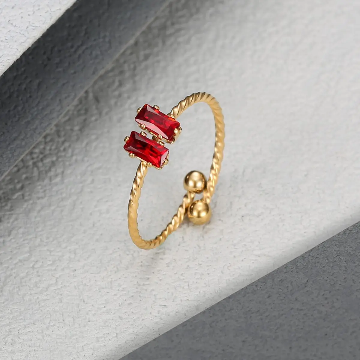 Red Adjustable Stainless Steel Ring for Women - Threaded Inlaid Synthetic Zircon, Fashionable Luxurious Temperament, Perfect Holiday Gift for Couples, Ideal Christmas Valentine's Day Fashion Costume Jewelry, Red Ring, Adjustable Rings