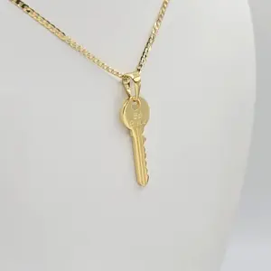 Cuban Link Chain with Key Pendant - Elegant Jewelry for Every Occasion