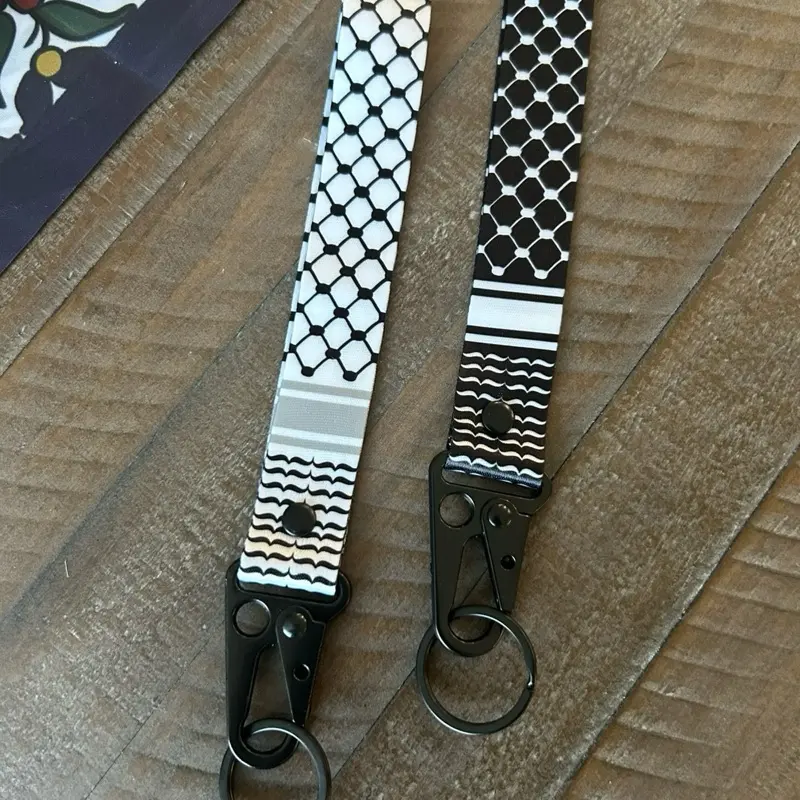Palestinian Keffiyeh Wristlet Keychain – Kufiya Pattern Wrist Strap Key Fob with Matte-Black Clip & Key Ring, Black & Ivory, Unisex EDC