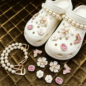 Fashion Cute Shoe Clogs Charms, Shiny Rhinestone Faux Pearl Decor, Trendy Holiday Accessories for Women Girls