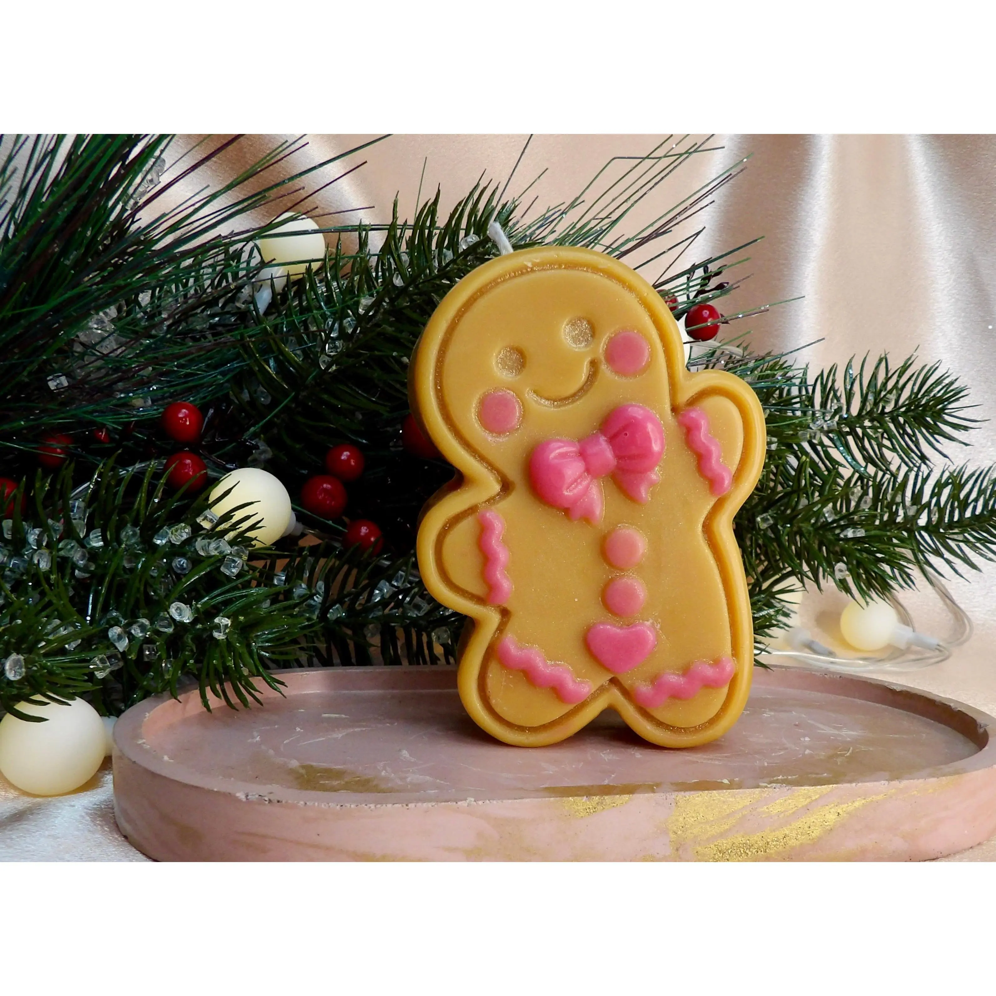 Ginger – Decorative Gingerbread Man Candle