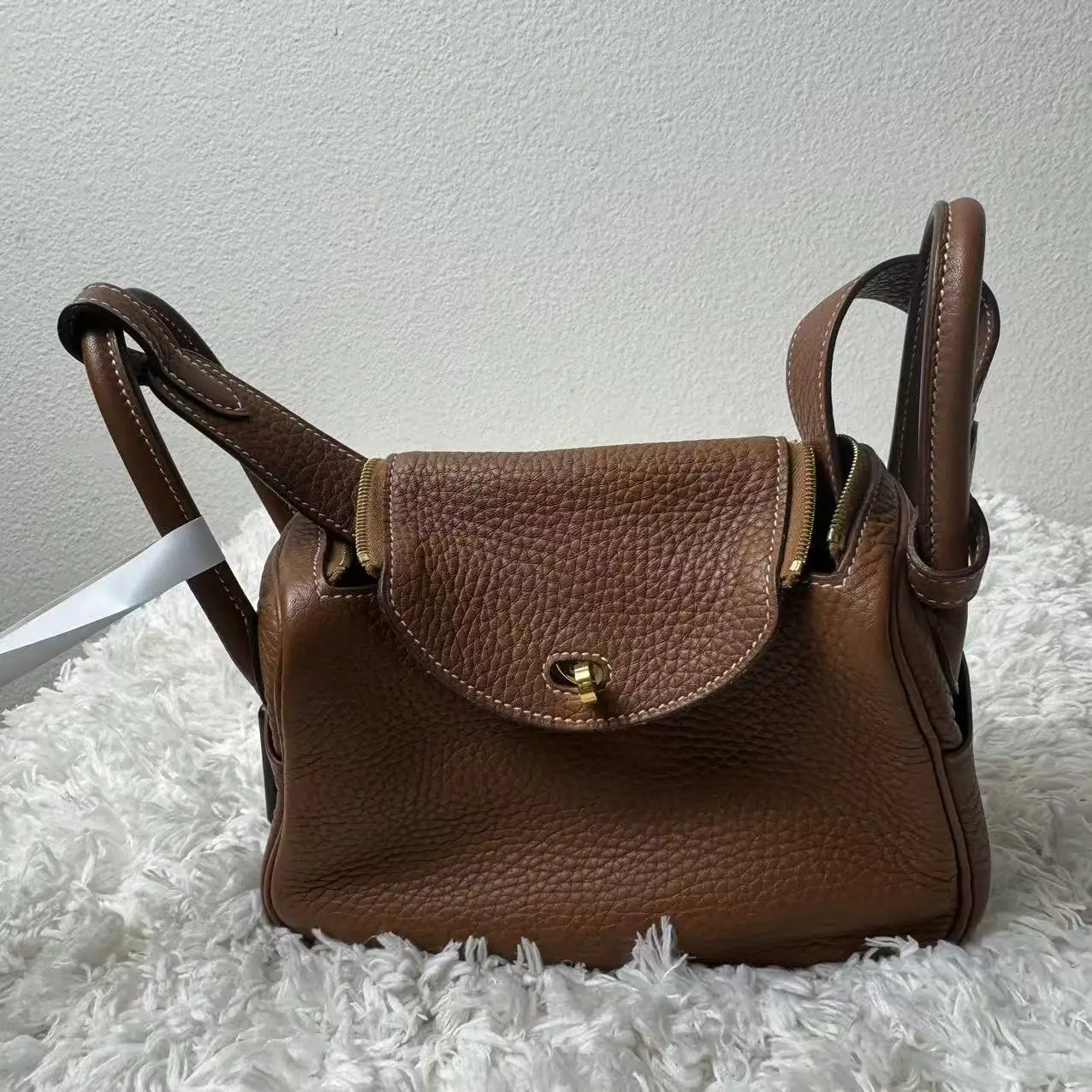 Pre-owned HERMÈS Taurillon Clemence Shoulder Bags Hermes Lindy Mini shoulder bag