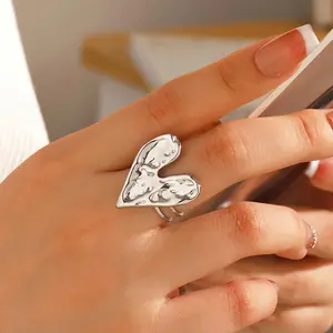 1pc Trendy Jewelry for Women, Featuring a Stylish And Elegant Open Ring Shaped Like a Heart with a Hammered Design, Perfect for Daily Wear, Parties, Or As a Gift, Embodying a Sense of Light Luxury in European And American Fashion