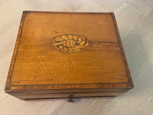 Antique 19th Century Walnut Shell Inlay Vanity Box