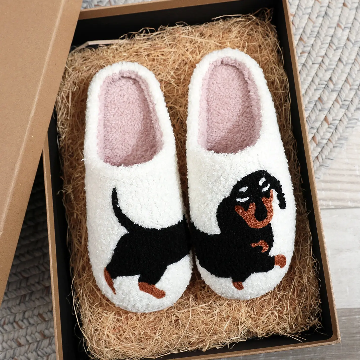 Unisex Dachshund Dog Animals Embroidery Design Soft Plush Slippers Casual Comfortable Home Slipers Shoes For Fall Winter Flipflop Slide