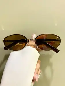 Simple Trend Fashion Glasses, Retro Metal Frame Oval High-End Eyeglasses for Men and Women with PC Lenses