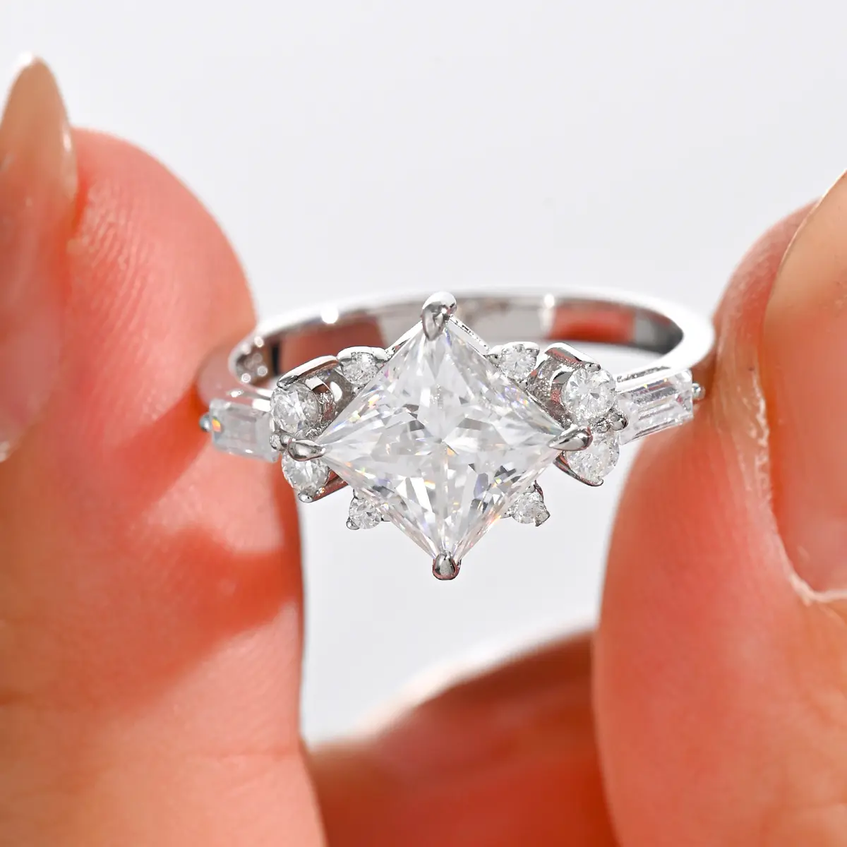 【#267 Quartus 】Full Moissanite main stone and side stone Ring with 925 sterling silver wedding Ring Synthetic Moissanite