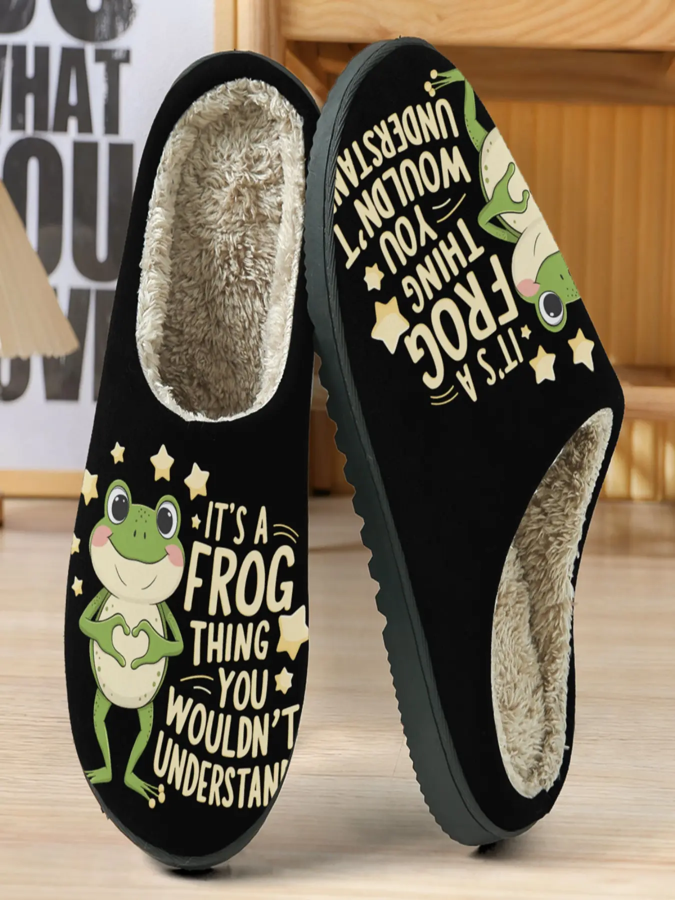 Frog Theme Fun Cotton Slippers, Base with Cute Frog Illustration, Warm Plush Lining, Casual Home Wear for Frog Lovers