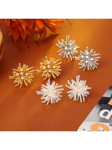 Best-selling dazzling fireworks zirconite stud earrings - sophisticated, fashionable, exquisite, romantic and elegant ear ornaments. Copper-plated with real gold. Fashionable jewelry.