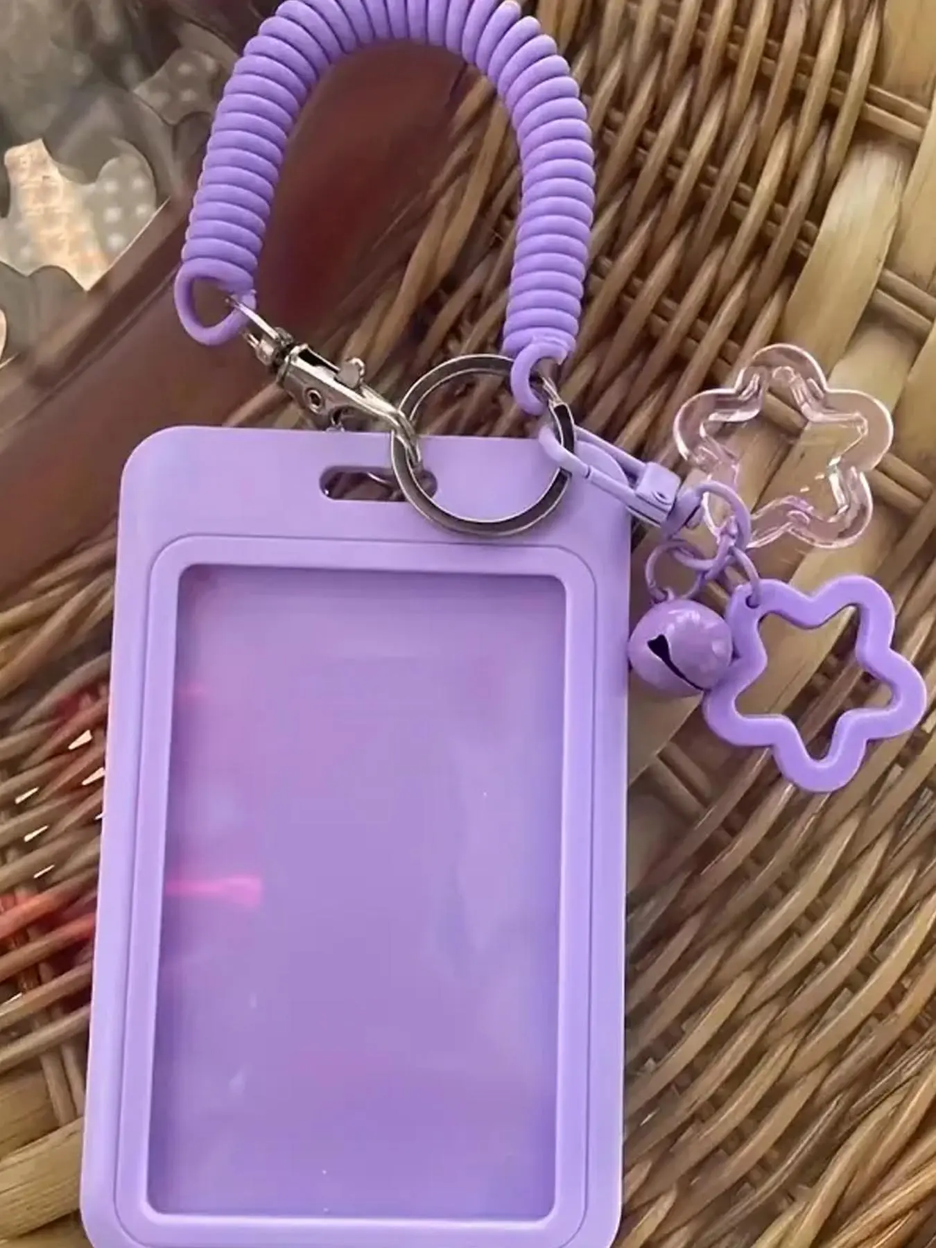 1pc Morandi Colorful Star Pendant Keychain Holder, Stretchable Plastic Card Case with Key Ring, Suitable for Buses, Campuses, ID Cards, and Credit Cards, This Portable Lightweight Keychain/Card Holder Is Cute and Easy To Carry.