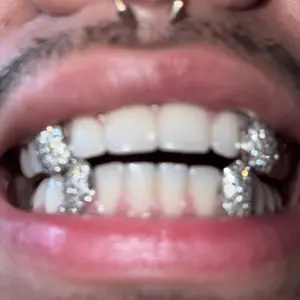 4pcs Hip Hop Oral Grillz with Copper Inset & Zirconia, Shiny Personalized Grillz Jewelry, Unisex Rap Gift