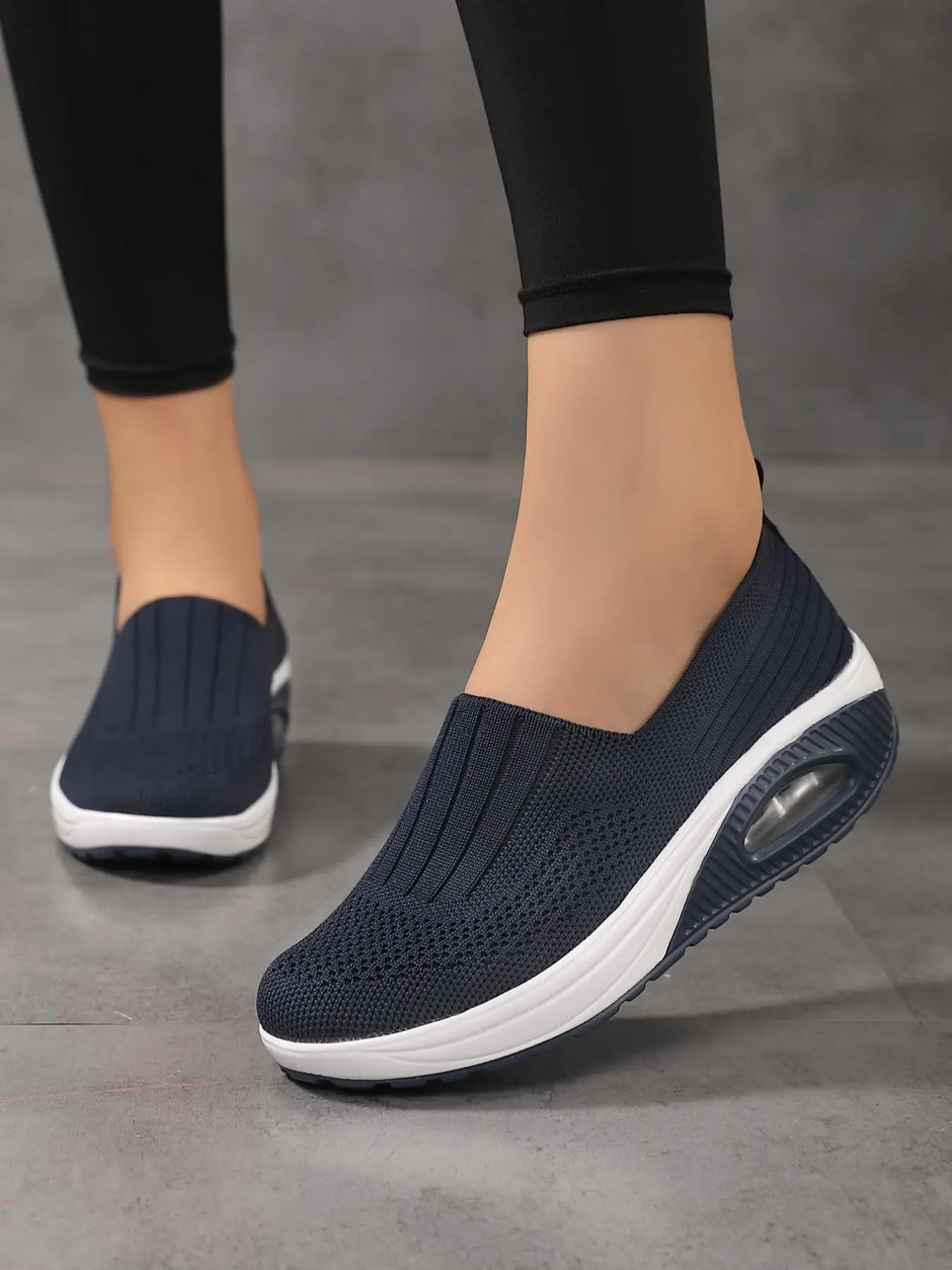 Women's Simple Plain Round Toe Slip-on Rocking Shoes, Casual Comfortable Sports Platform Shoes for Training for Everyday Wear, 2024 New Trendy Walking