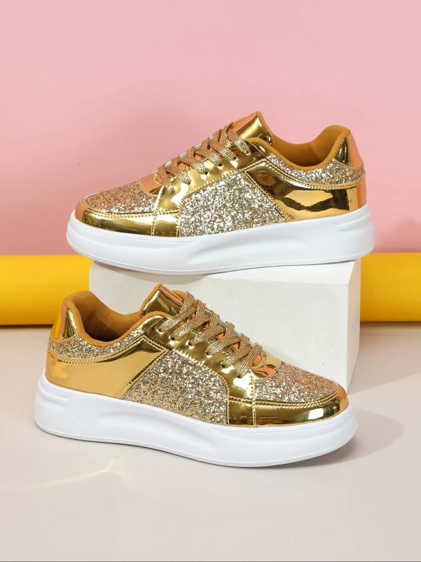 Men's Street Trend Glitter Low Top Sneakers, Glitter Design Sneakers, Trendy Athletic Breathable Comfortable Casual Sports Trainer Walking Shoes, Fashionable All-match Sneakers for Daily Wear Footwear