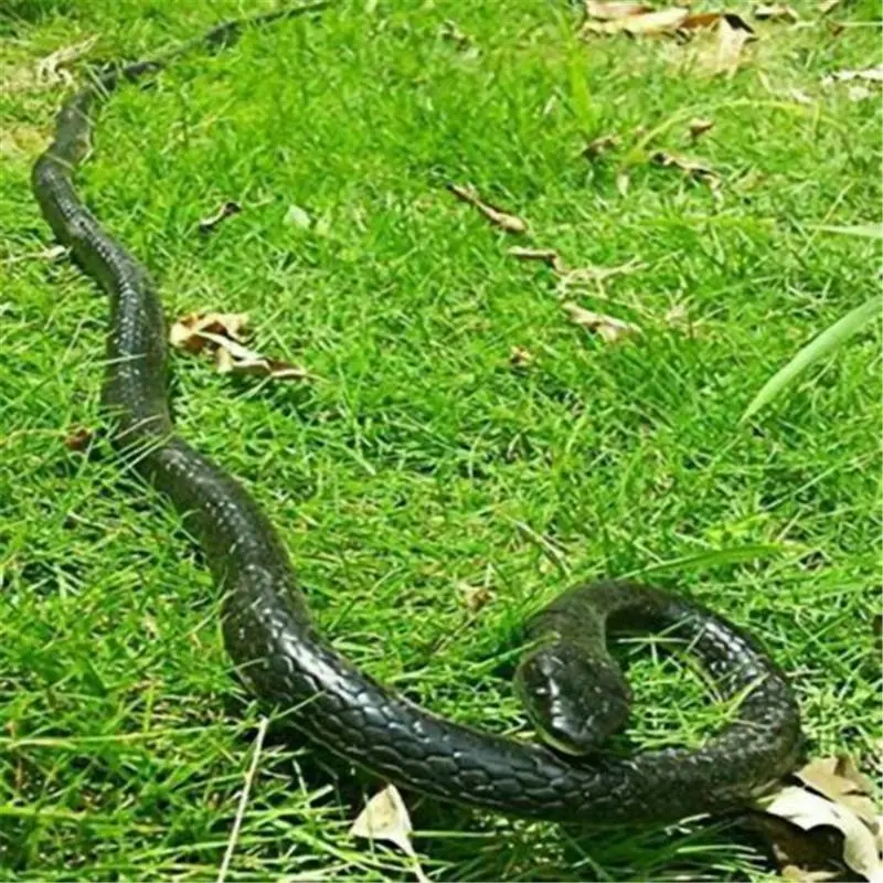 Realistic Fake Snake Toy Lifelike Rubber Prank Scary Halloween Garden Decor