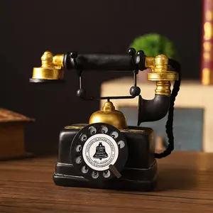 Vintage Retro Style Resin Telephone Ornament Decoration Home Decor Accessory for Living Room TV Cabinet Office Display Stand Craft Ornament Collectible Room Decor