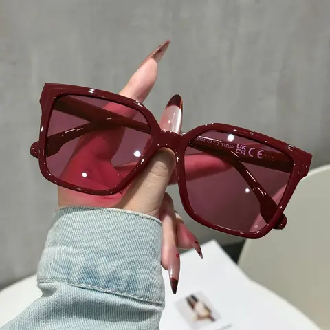 Classic Women's Wine Square Frame Sunglasses, Stylish Large Frame, Flattering Fit, Perfect for Daily Commute, Streetwear, Music Festivals, Summer Eyewear, Fashionable Frames Sunglasses