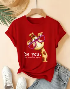 Ladies Casual T-Shirt | Cartoon Giraffe with Exaggerated Pink Frame Glasses Print, Crew Neck, Short Sleeves, Fashionable Commute and Vacation Versatile Vintage Style Top for Spring/Summer/Fall