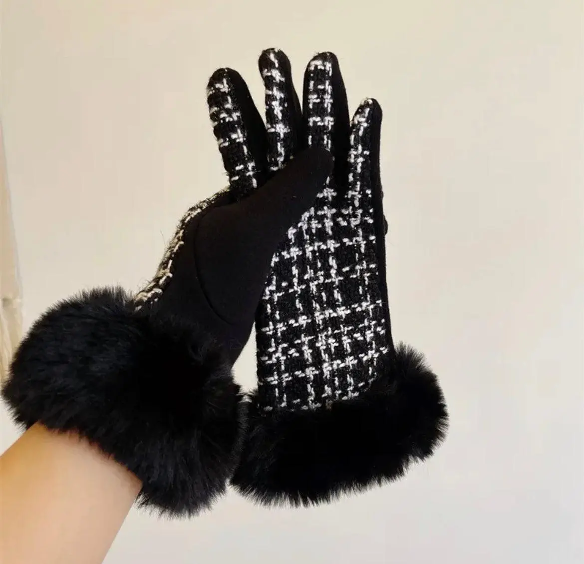 Wool Tweed Furry Gloves with Phone Compatibility for Women