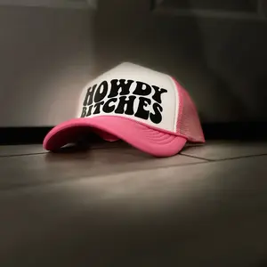 Howdy B!tches