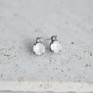 JACKIE POST EARRING