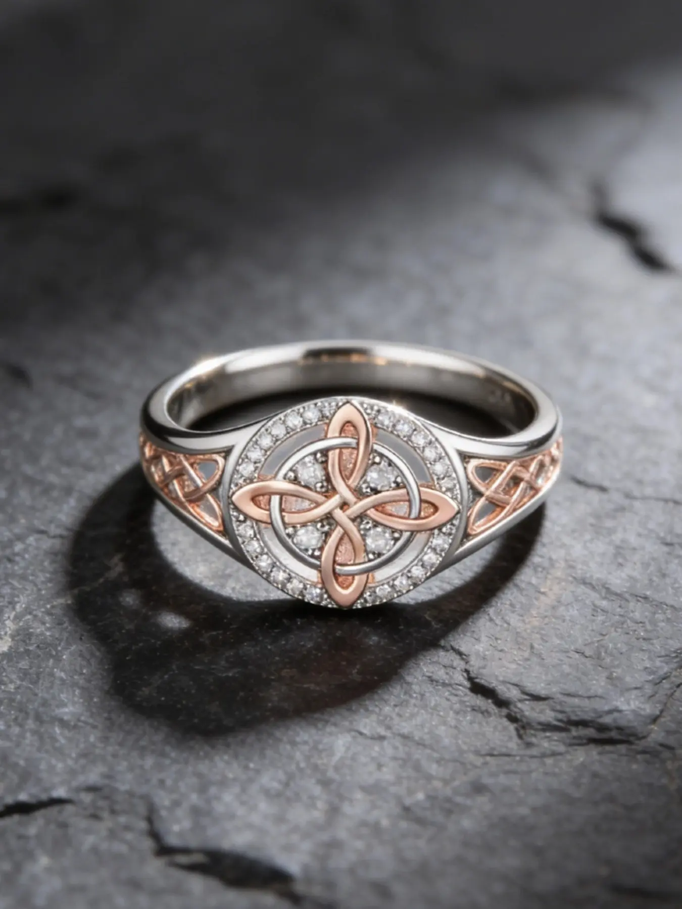 Silvery Rose Gold Witches Knot Ring, Unique Rings, Statement Ring, Anillo Nudo de Bruja Plata Celtic Knot Jewelry, Cubic Zirconia Decorated Witch's Knot Ring, Witchtok Witch Jewerly Pagan Jewelry for Devotion for Protection