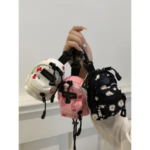Exquisite Mini Fashionable And Popular Daisy Print Coin Purse, Simple And High-Quality Texture Outdoor Travel Earphone Bag Lipstick Bag, Niche Design Popular Can Be Used As A Pendant, Suitable For Daily Matching Bags And Clothing, Going Out To Store Coins