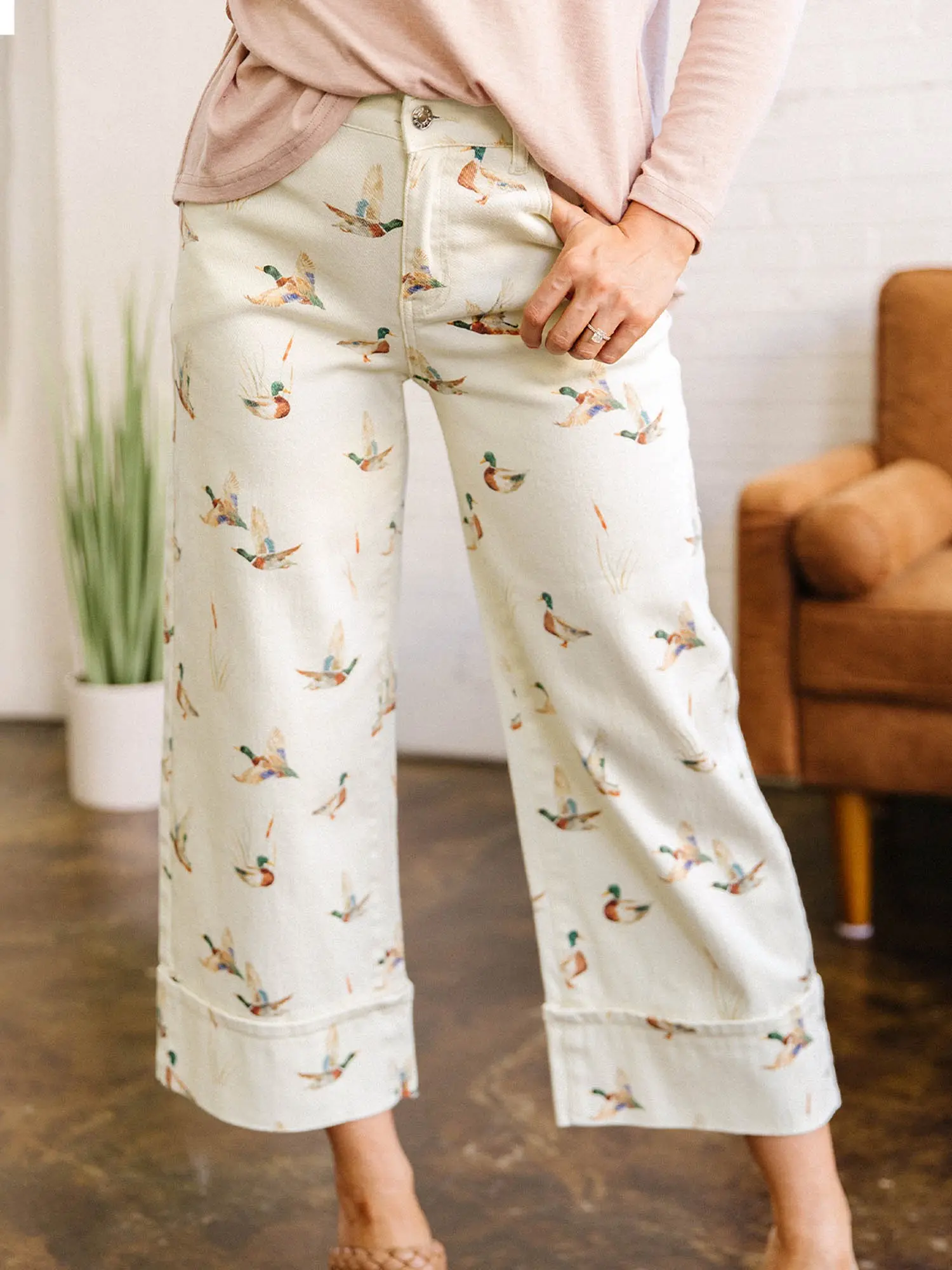Women's Beige Mallard Print Cuffed Hem Shift Jeans Casual Natural Waist Everyday Trousers Cotton Blend Bottoms With Pockets