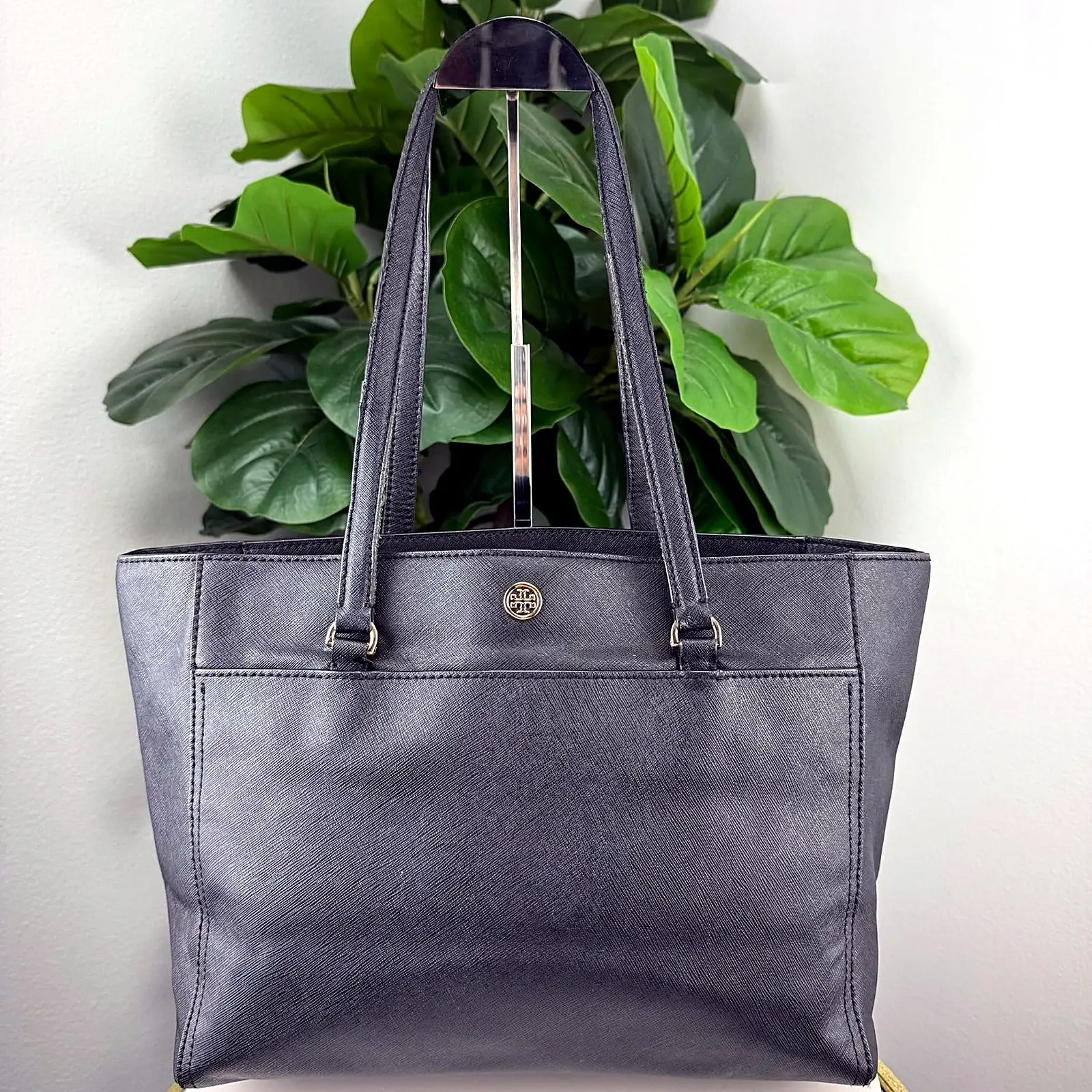 Pre-owned Leather Tote bags Authentic Tory Burch Black Saffiano Robinson Tote