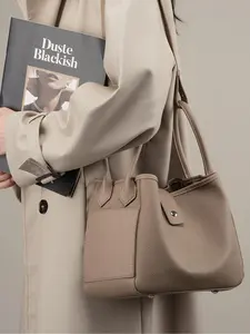 Genuine Leather Women's Shoulder Bag, with Inner and Outer Pockets, Storage Pockets on The Side, Convenient To Use for Daily Travel, Storage Bag