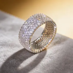 A row ring fully studded with zircon, featuring a minimalist and fashionable style and a 360-degree sparkling design, is suitable for women to wear daily or to add charm to their fingertips at parties and dates.