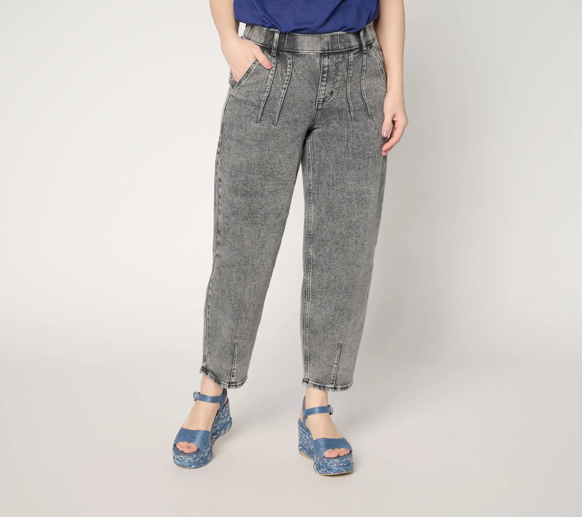 LOGO by Lori Goldstien Petite Grey Barrel Leg Ankle Jeans