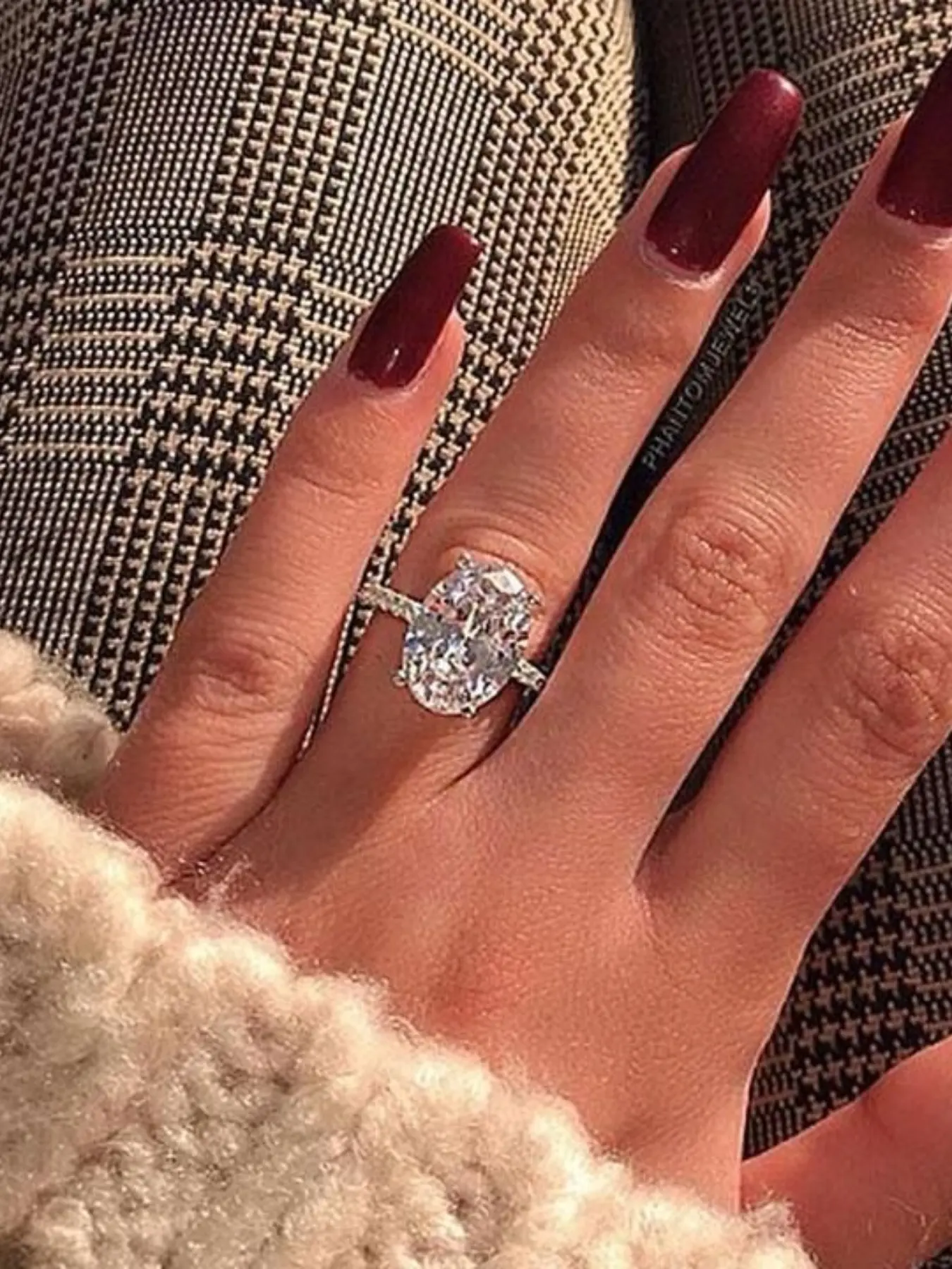 Elegant Women's Fashion Ring with Zirconia Decoration, Perfect for Valentine's Day, Weddings, Parties, Birthdays & More