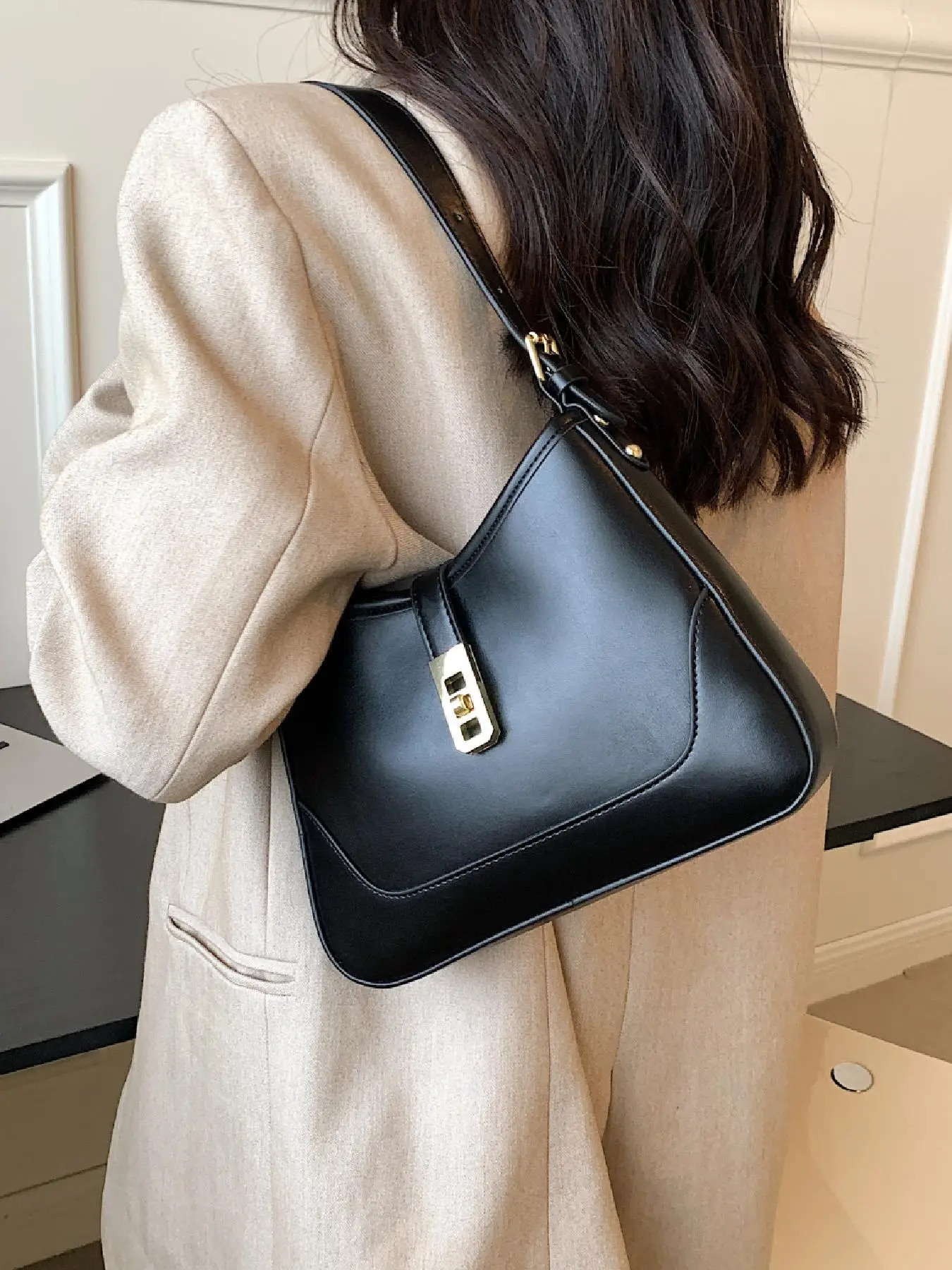 Women's Fashion Casual Shoulder Bag, Simple Design Elegant Buckle Decor Shoulder Bag As Work Bag for Daily Use, Stylish Cute Bags for Women for Everyd