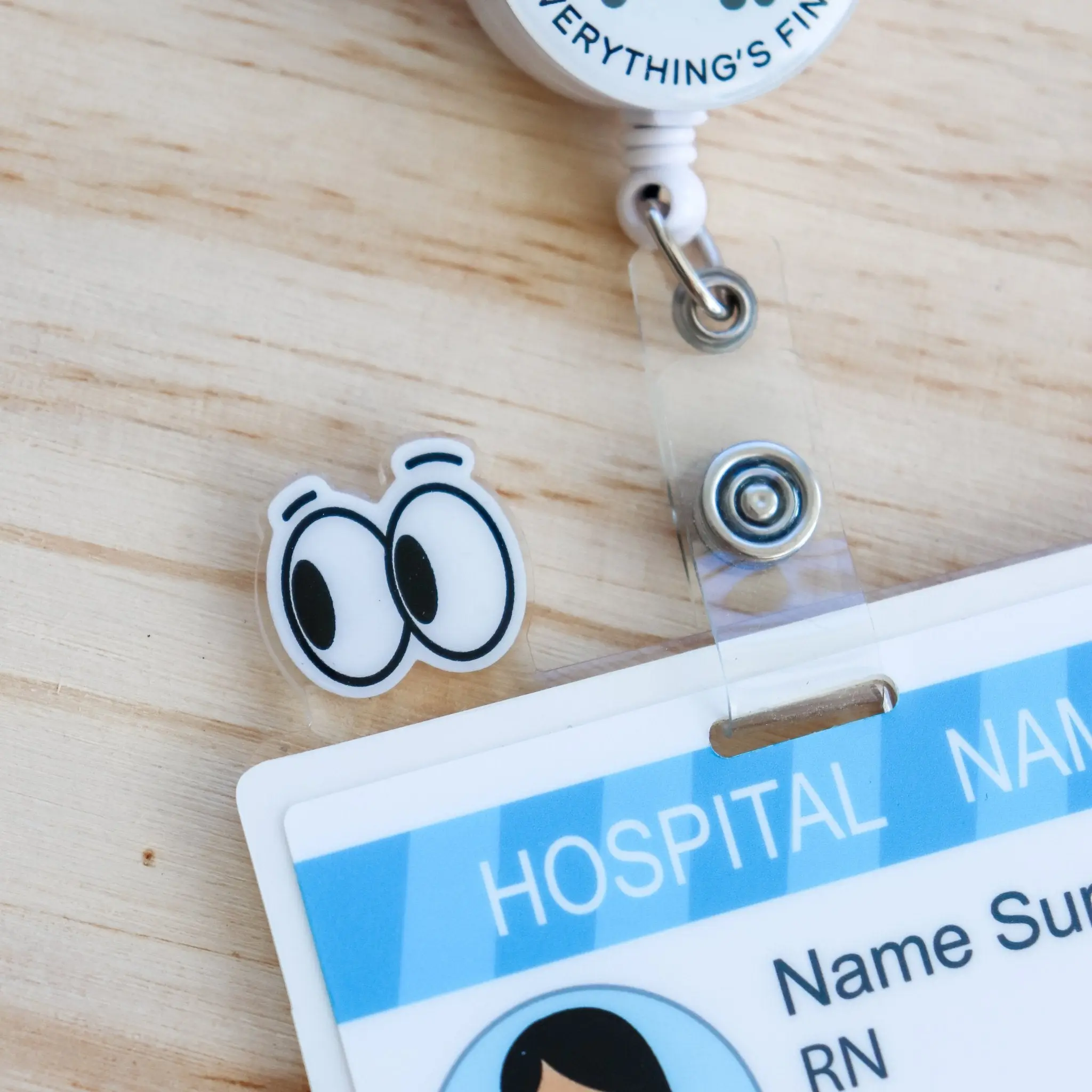 Badge Topper - Side Eye