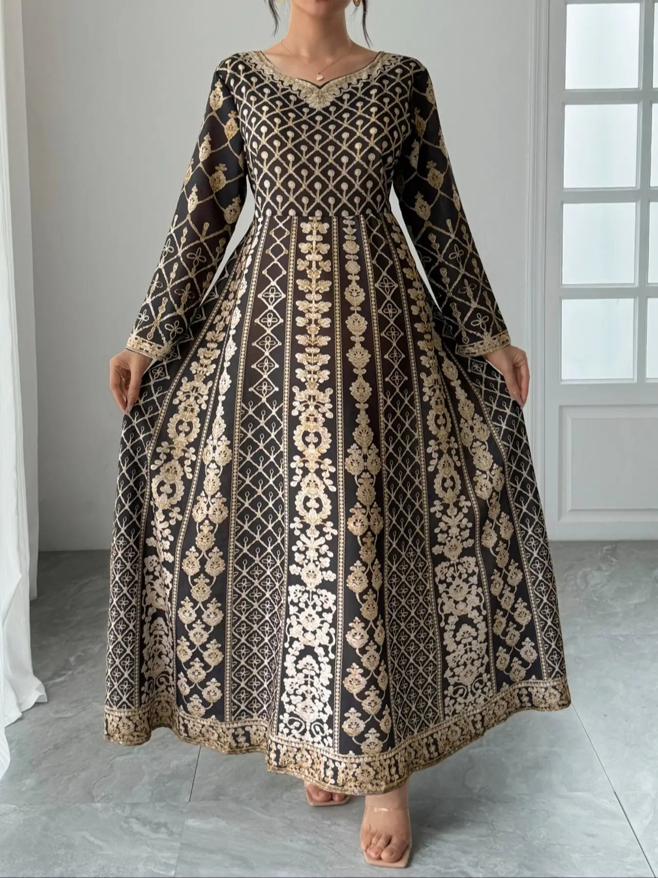 Elegant Slim-Fit Long Sleeve Dress, Woven Fabric Holiday Style, All-Season Wear, Unique Vintage Design, Perfect Vacation