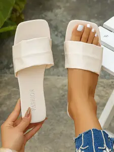 Summer Square Toe Pleated Flip Flops, Soft Sole Outdoor Sandals for Women, Comfortable and Stylish Footwear for Warm Weather