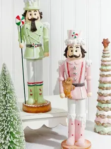 16" Resin Kringle's Bakery Nutcracker (Green with Scepter)