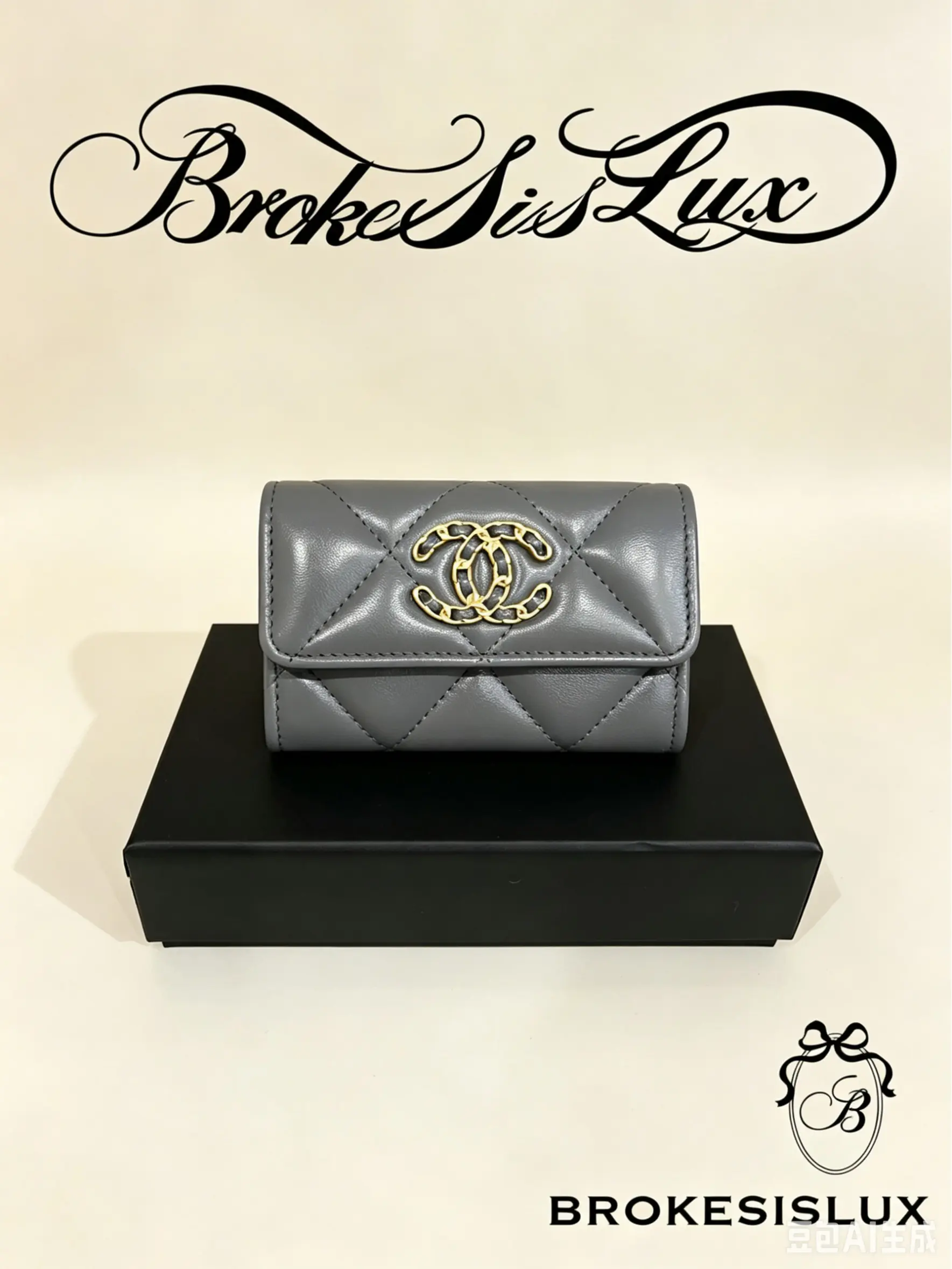 Pre-owned CHANEL Cool Grey Lambskin Mini Flap Card Holder | Hollow Gold CC Logo, Compact Small Purse